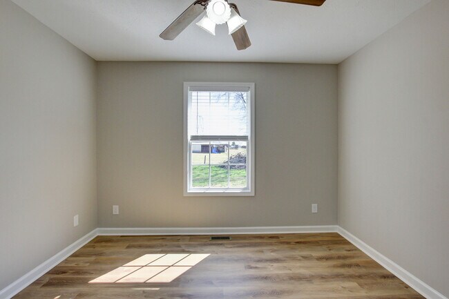 Building Photo - 51 Winding Oaks