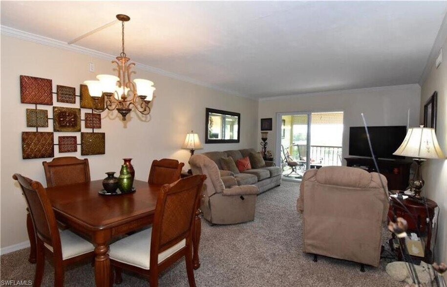 Living Room - 2121 Collier Ave