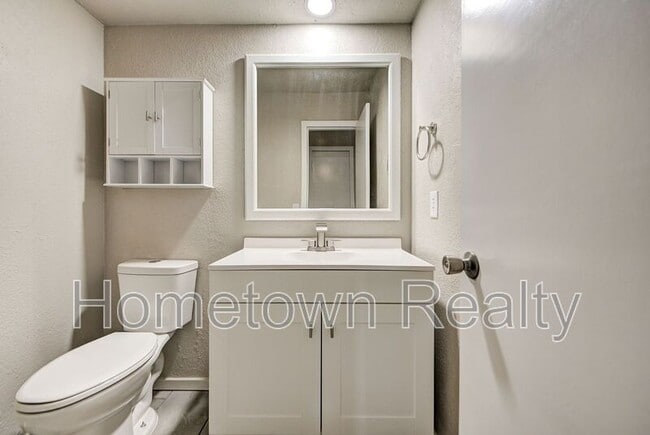 Building Photo - 6460 W Hefner Rd