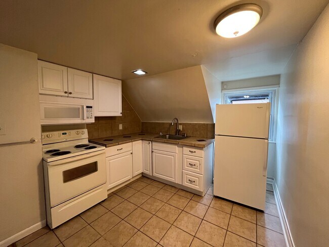 Interior Photo - Stratford 217