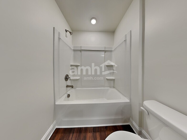 Building Photo - 625 Rivermist Dr