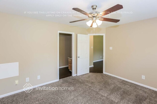 Building Photo - 618 N Mulberry St