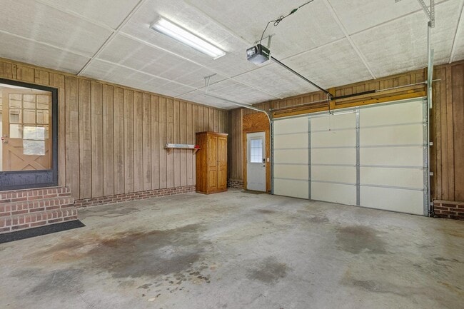 Building Photo - 3518 Lee Ave