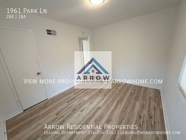 Building Photo - 1961 Park Ln