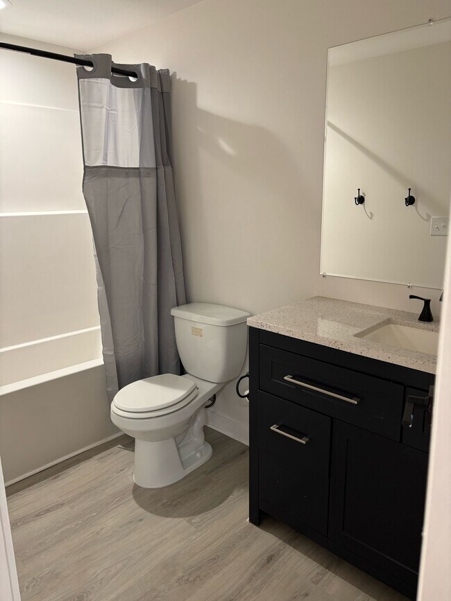 Building Photo - 200 Towne Overlook Dr