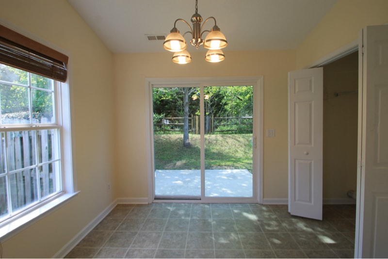 Building Photo - 1331 Pampas Cir