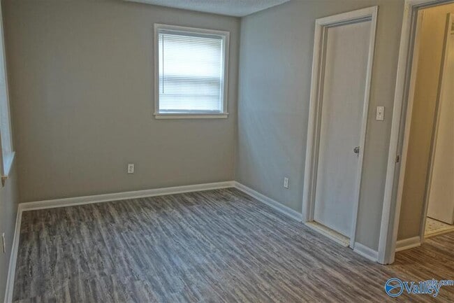 Building Photo - 7805 Hilton Dr SW