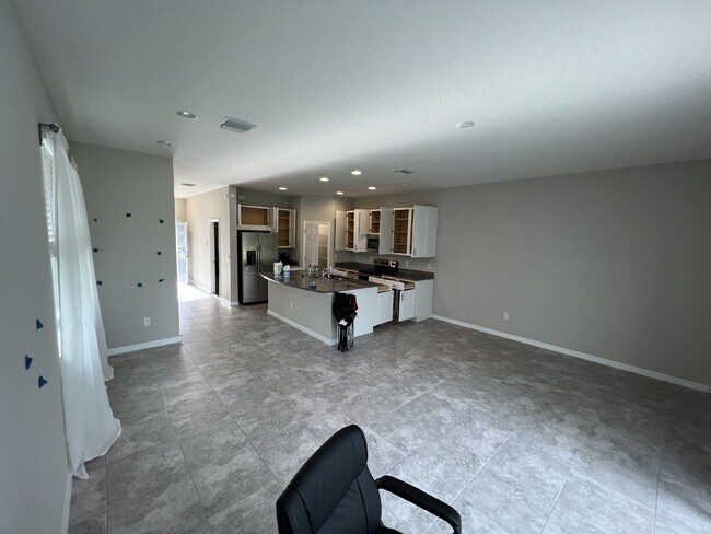 Building Photo - 7016 Grand Elm Dr