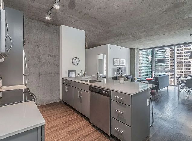 Building Photo - 215 W Lake St