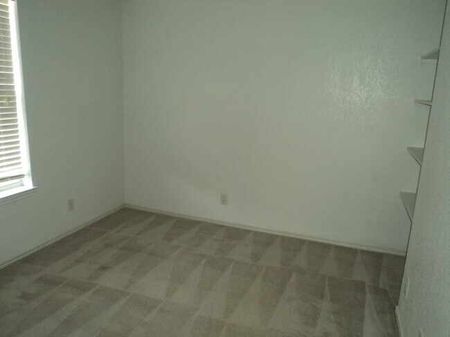Building Photo - 3501 Woodrow Dr