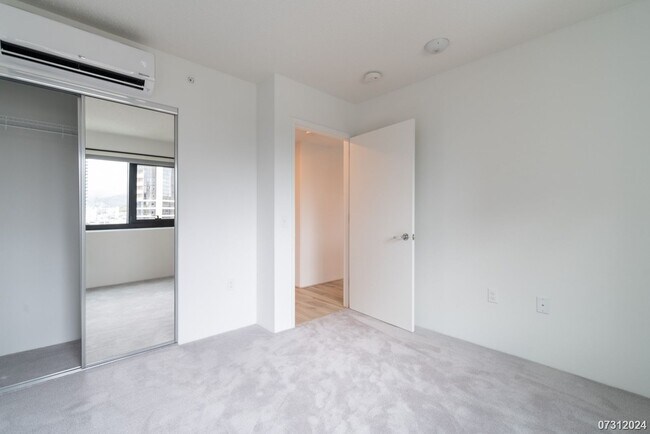 Building Photo - Highly desirable 2-bdrm, 2-bath, 1-pkg condo at Ililani in Kakaako