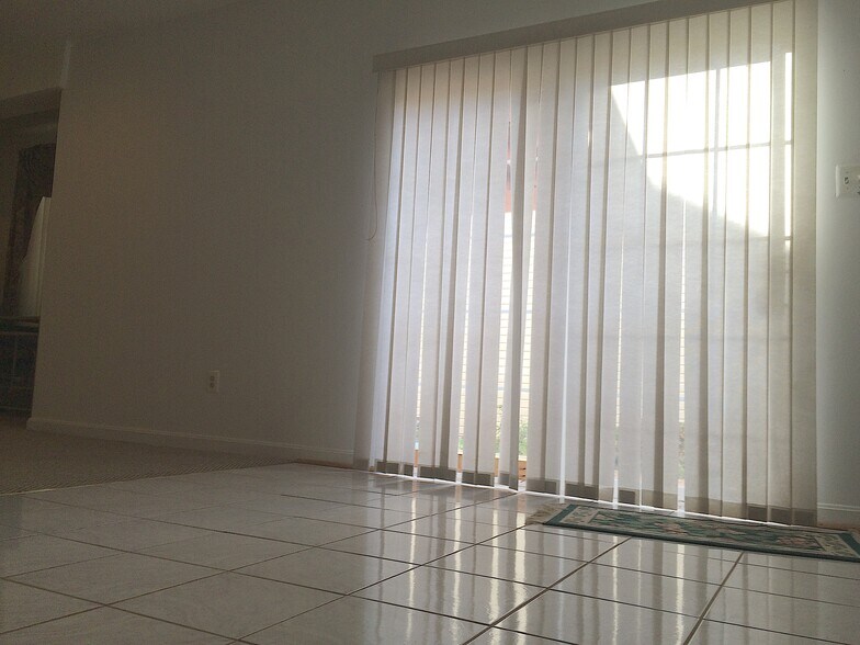 Building Photo - 14187 Darkwood Dr