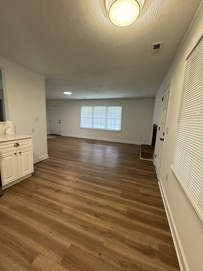 Building Photo - 4715 Rimer Rd