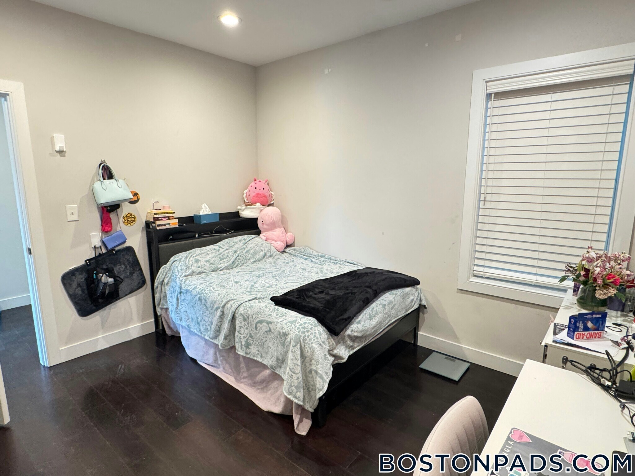 Building Photo - 1 Cedar St