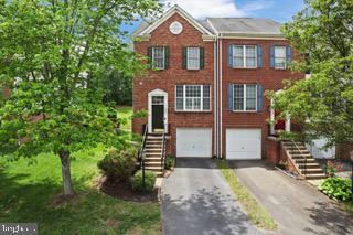 Building Photo - 9757 Cheshire Ridge Cir