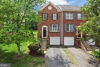 Building Photo - 9757 Cheshire Ridge Cir