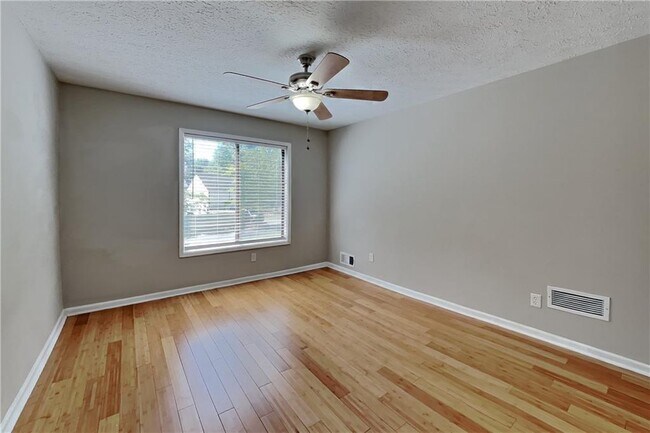 Building Photo - 3352 Ethan Dr