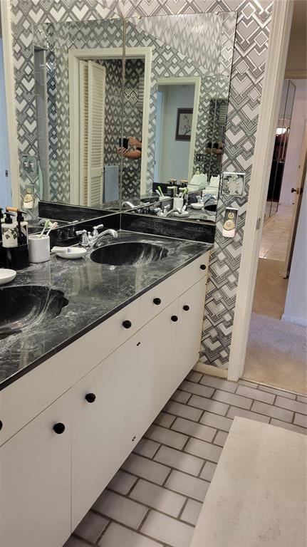 Building Photo - 638 S Owl Dr