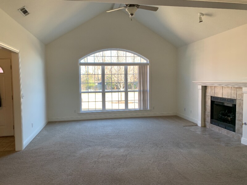 Building Photo - 702 Tunbridge Dr