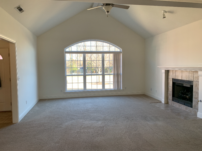 Building Photo - 702 Tunbridge Dr