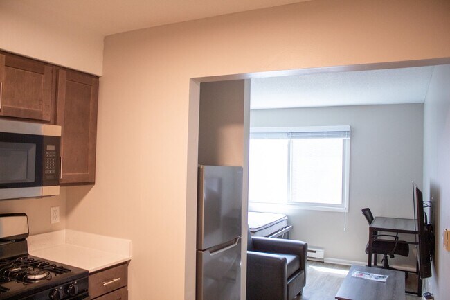 Interior Photo - 107 E Healey