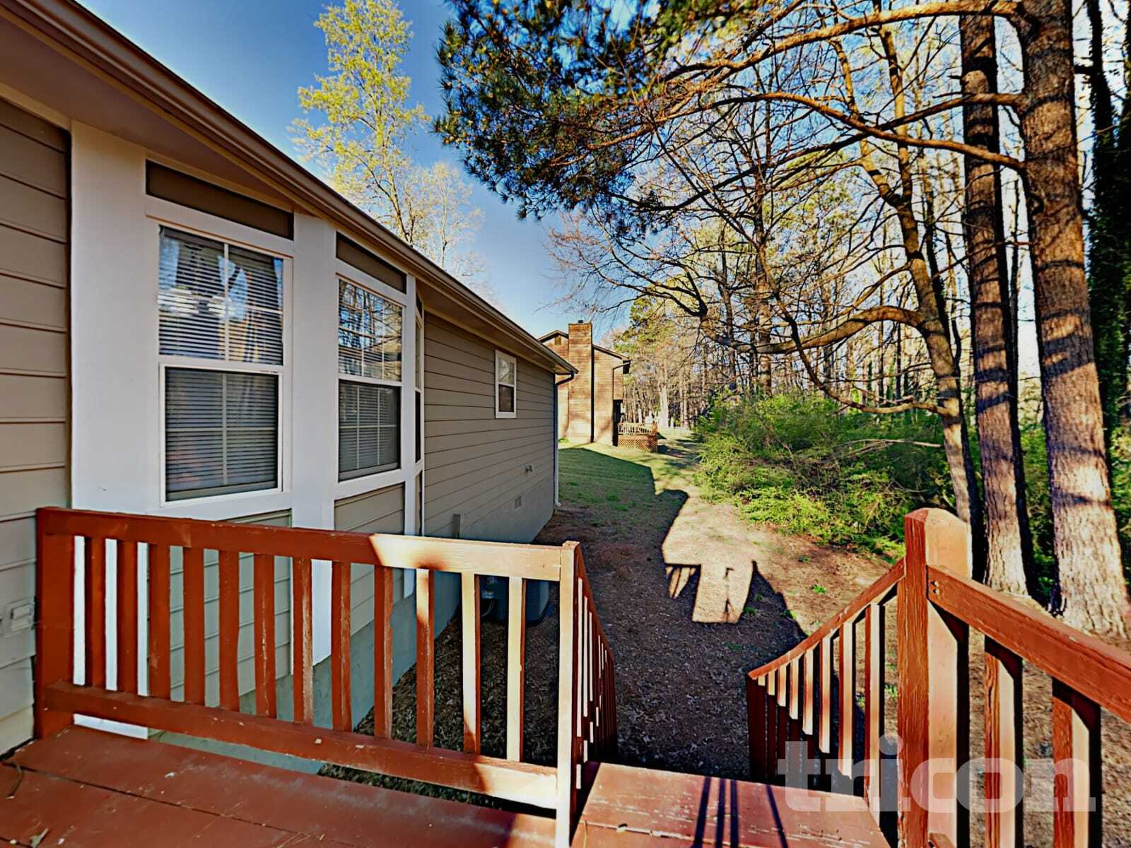 Building Photo - 340 Edna Dr