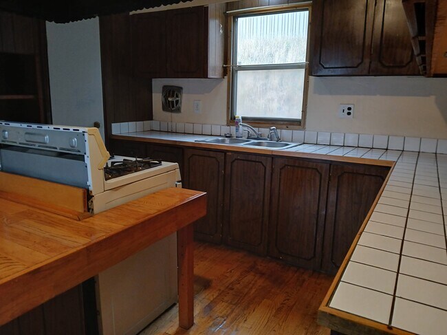 Building Photo - 2800 Miner St