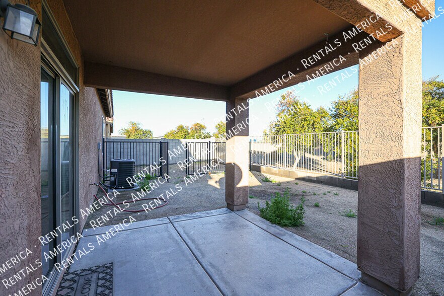 Building Photo - 7012 W Alta Vista Rd