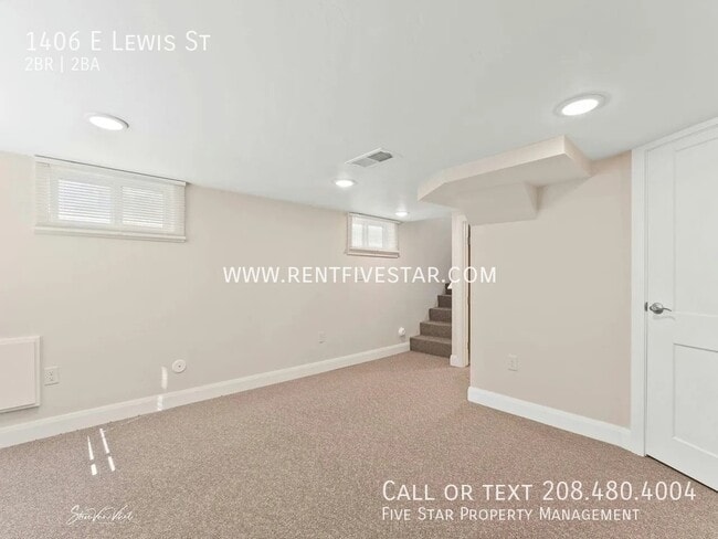 Building Photo - 1406 E Lewis St