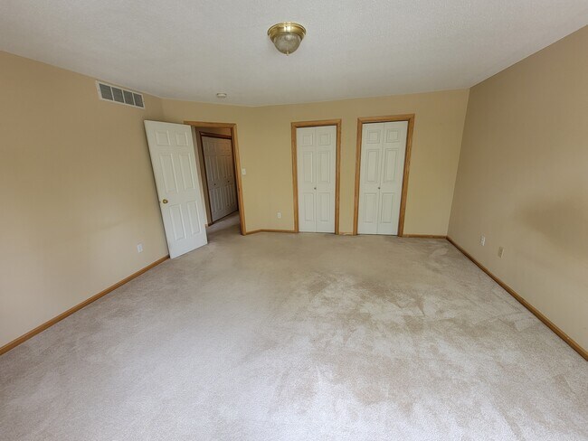 Building Photo - 6855 Woodland Ave