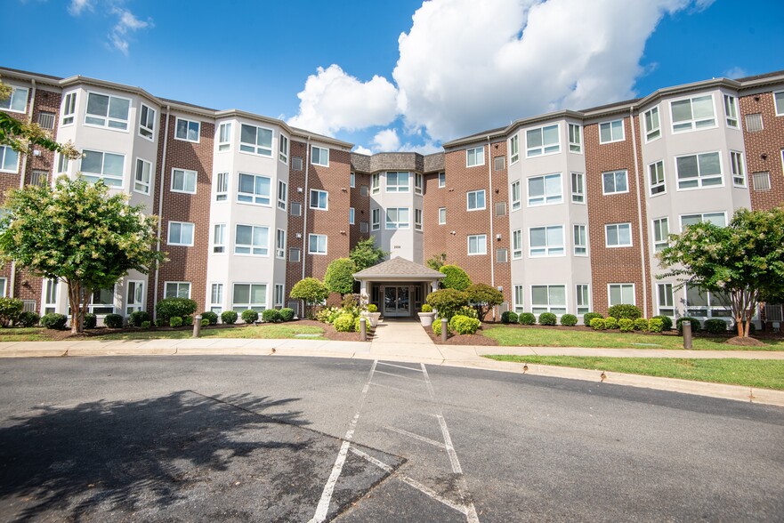 Building Photo - Village Lake Apartments