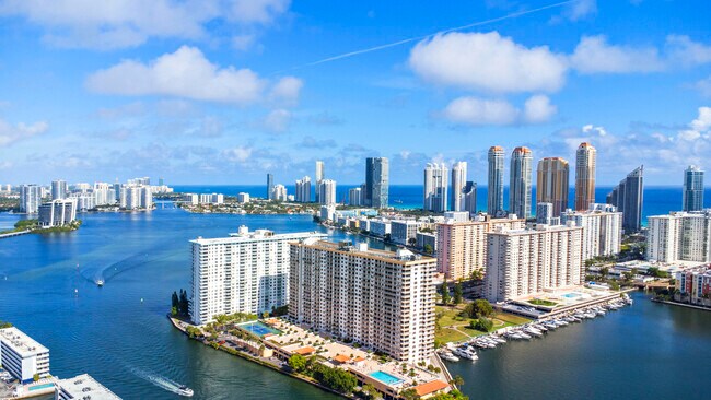 Building Photo - 290 174th St St