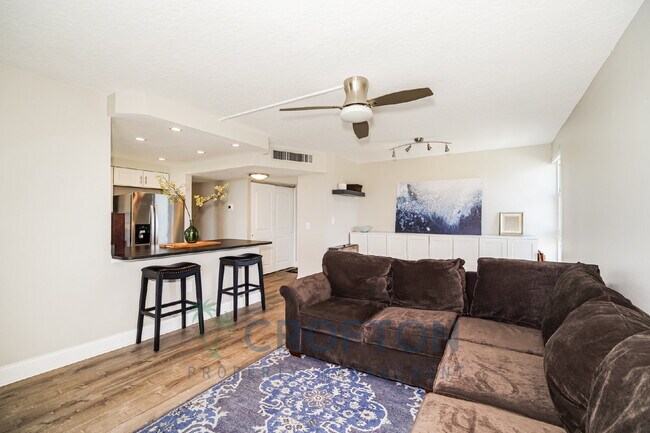 Building Photo - Beautiful Oceanfront Condo in Cocoa Beach!