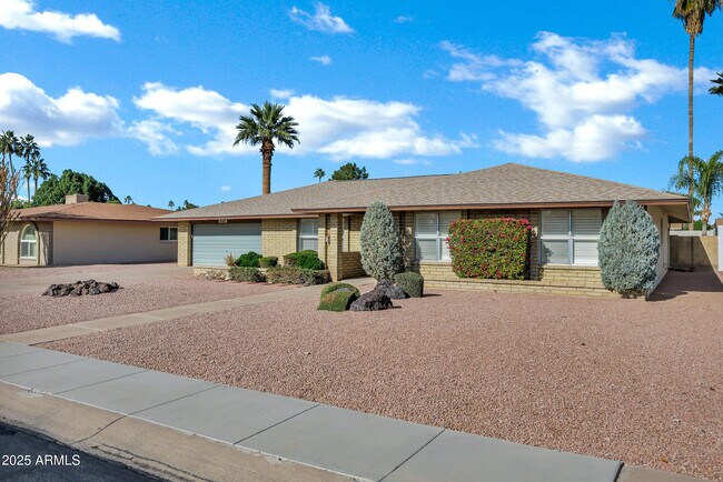 Building Photo - 8558 E Vía De Viva