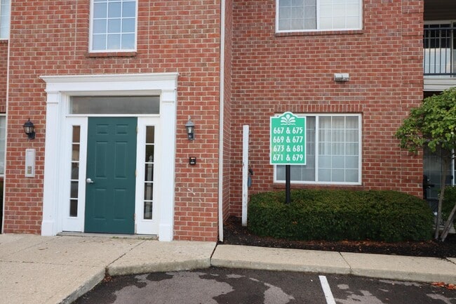 Building Photo - 681 Spring Valley Dr