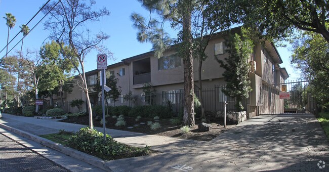Primary Photo - 606 N Avenue 66