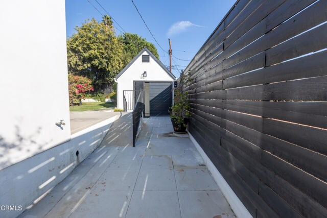 Building Photo - 5150 Loleta Ave