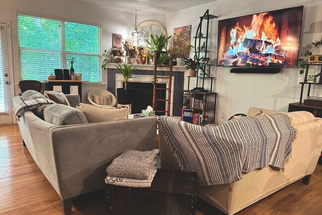 Building Photo - Cozy & Spacious 3BR Townhome in Atlanta