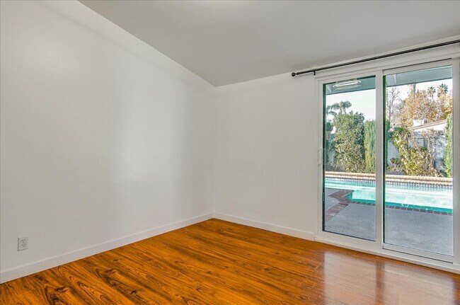 Building Photo - 6513 Corbin Ave