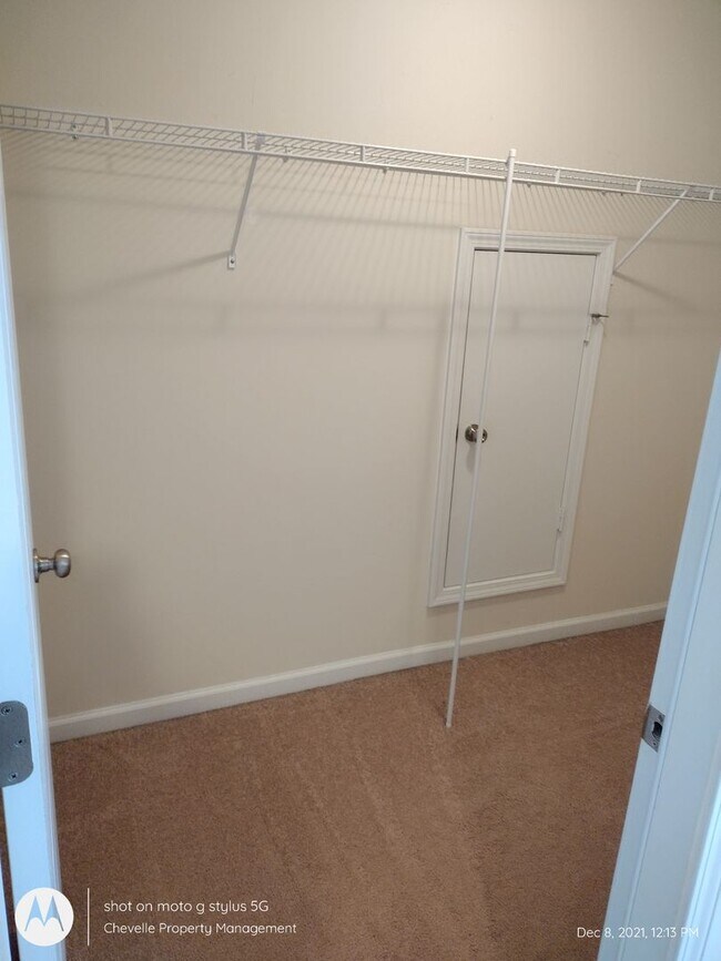 Building Photo - Beautiful 5 bedroom FOR RENT