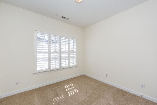 Building Photo - Great Ballantyne Location; Great Schools; 2BR/2BA Condo
