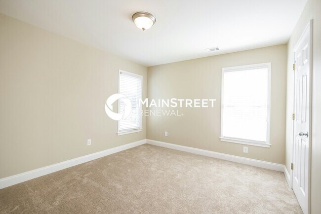 Building Photo - 4 Bedroom Pet-Friendly Home in Austell, GA...