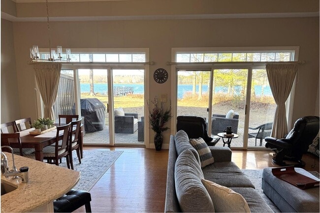 Building Photo - 41 Clearwater Dr