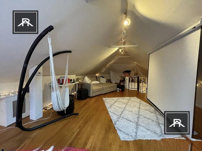 Building Photo - 4 bedroom in Brookline MA 02446