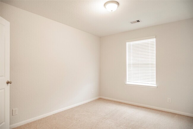 Building Photo - 208 Cambria Green Ln