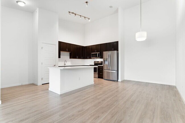 Building Photo - Gorgeous 2 beds 2 baths in Parker! Holiday...