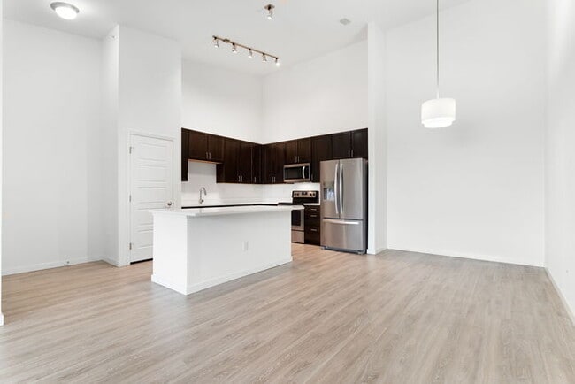 Building Photo - Gorgeous 2 beds 2 baths in Parker!