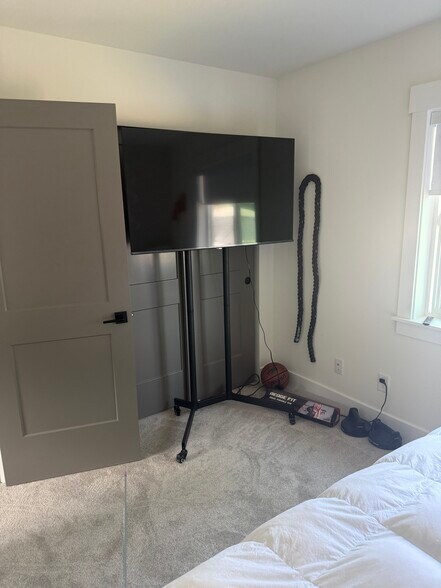 Guest bedroom - 10448 3rd Ave SW