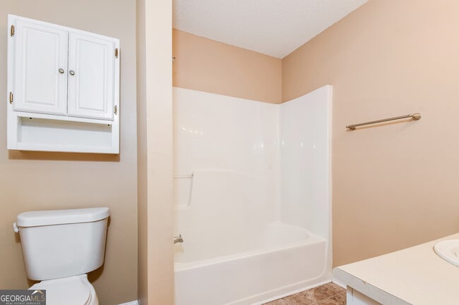 Building Photo - 32 Cathedral Heights