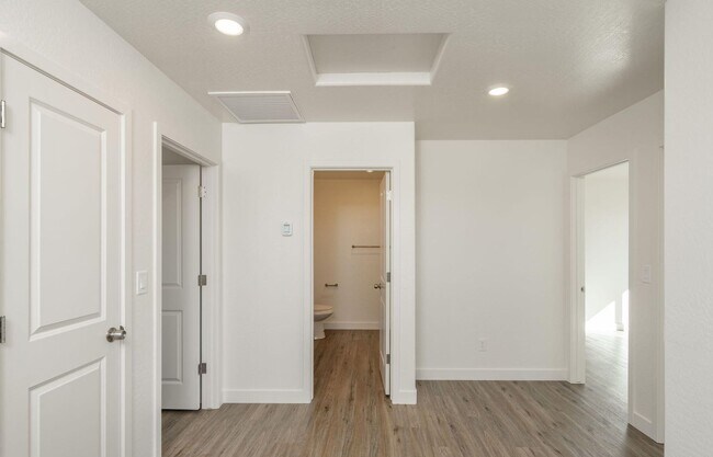 Building Photo - 7565 E Addis Ave